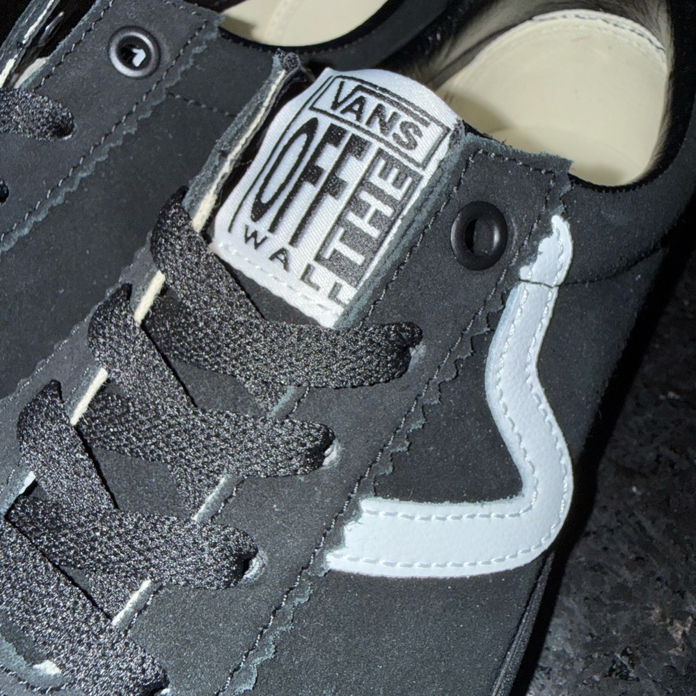 NEW VANS BLACK SUEDE & LEATHER Sport Low Shoe SNEAKER SZ M 7 W 8.5
BRAND NEW - Picture 8 of 14